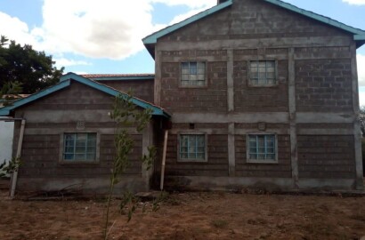 6 bedroom Main house property for sale in Mwingi, Nguni Area